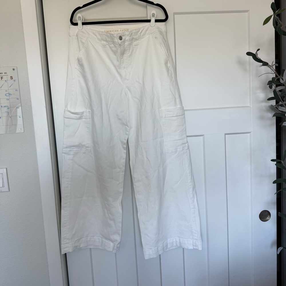 American Eagle Outfitters White Cargo Pants Relaxed Fit
